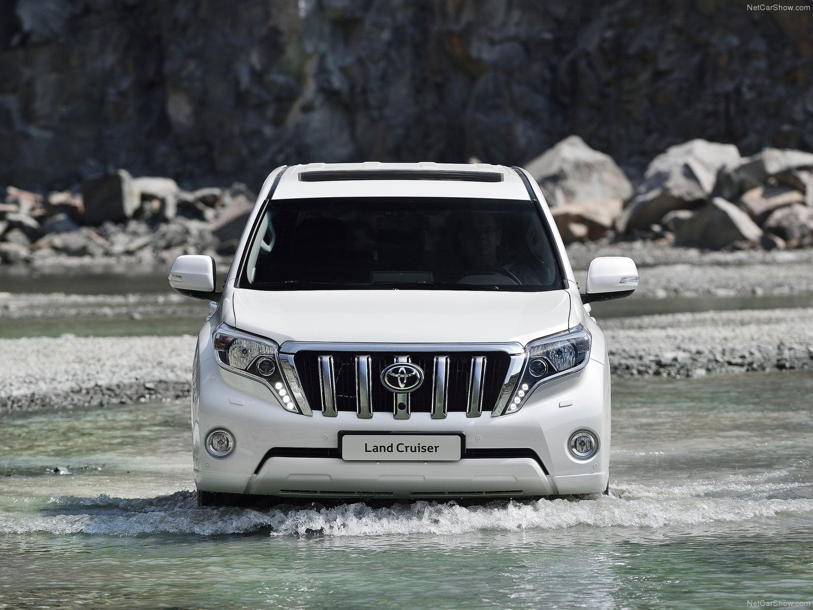 UAE best selling cars 2016