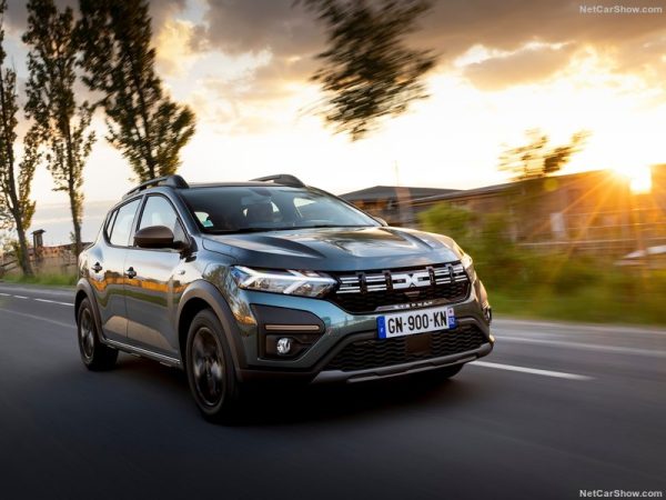 Focus2move Spanish Autos Market Facts Data 2024   Dacia Sandero Stepway Extreme 2023 800 05 600x450 